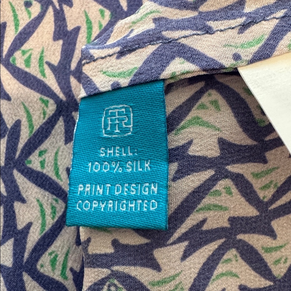 Tori Richard‎ Silk Popover Shirt Style Dress Roll Sleeves.  EUC Size 10 - Picture 4 of 6
